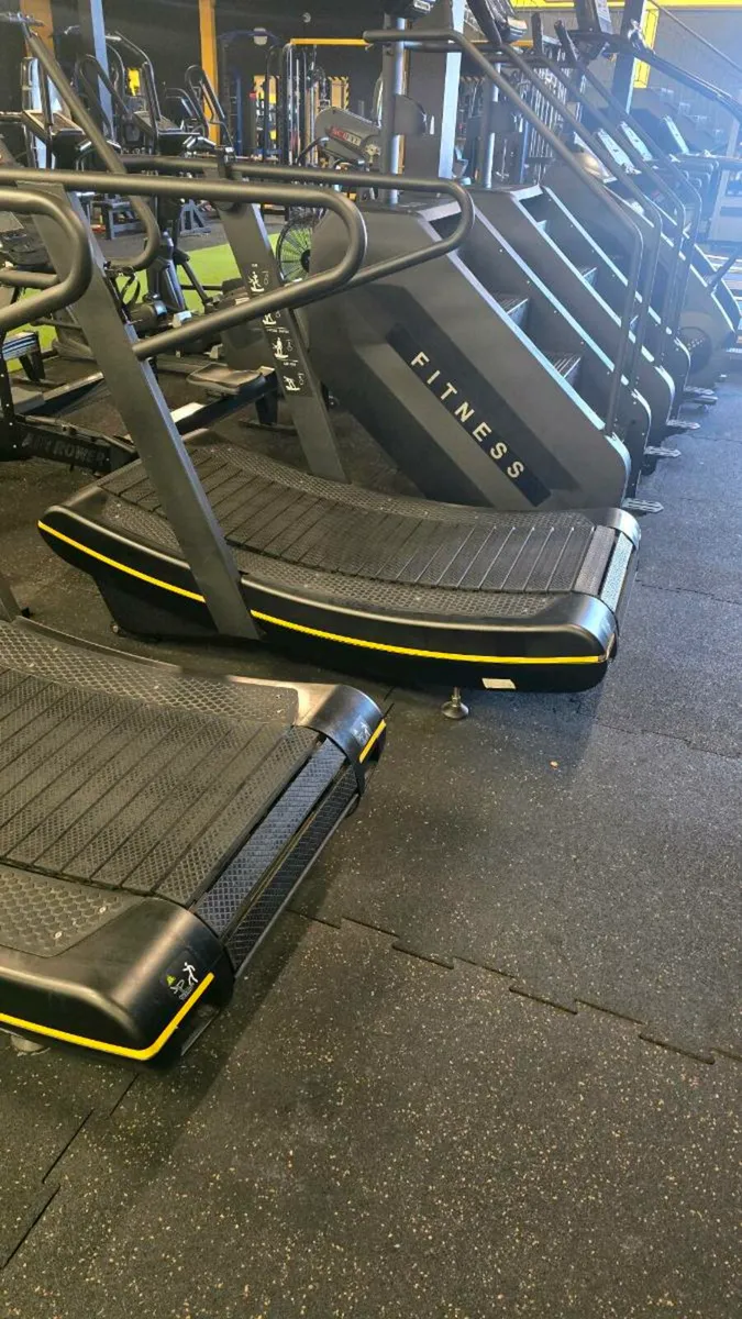 Curved treadmills for sale - Image 4
