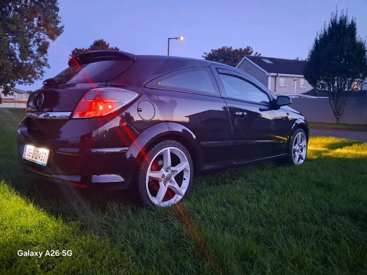 IMMACULATE 2006 OPEL ASTRA GTCSRI AUTOMATIC €2,650 - Image 2