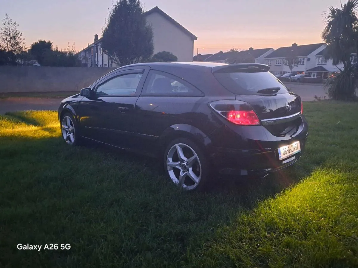 IMMACULATE 2006 OPEL ASTRA GTCSRI AUTOMATIC €2,650 - Image 3
