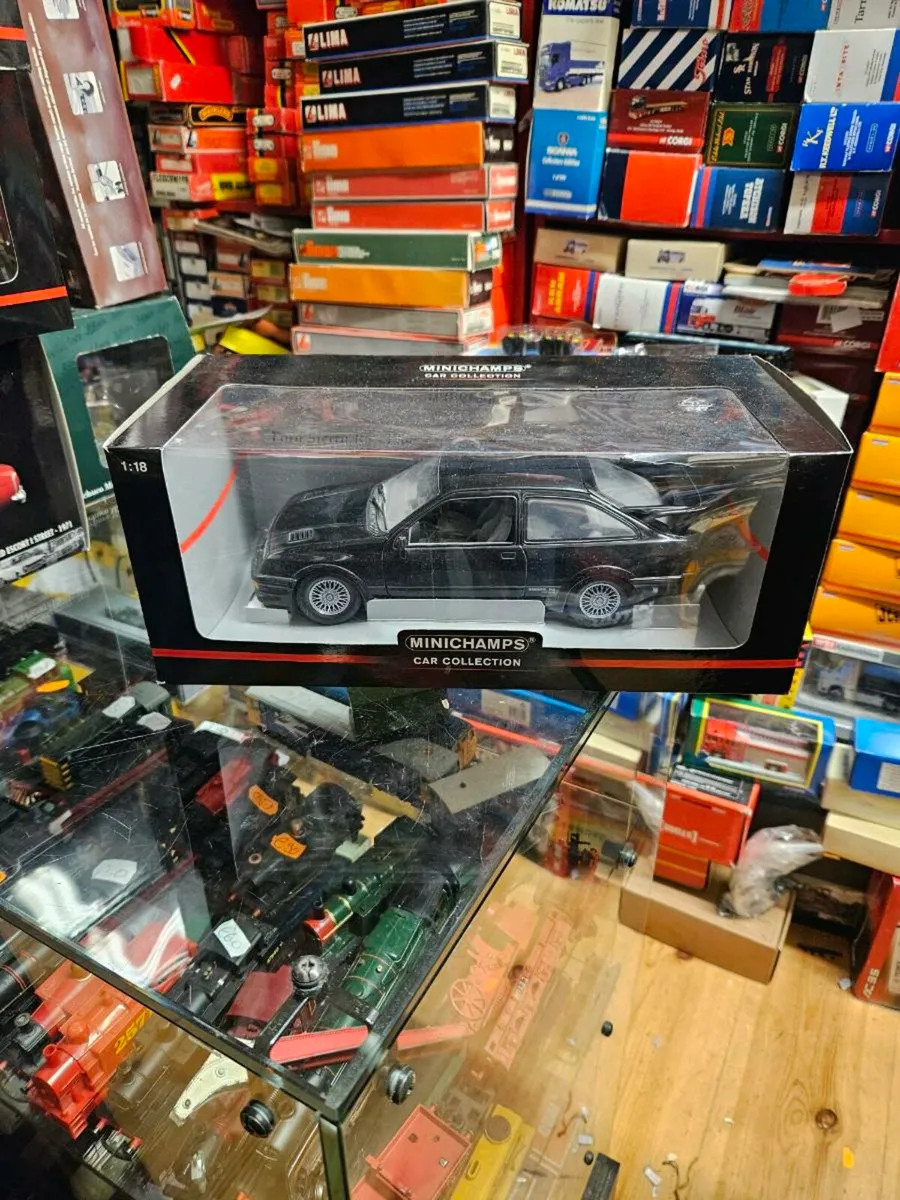 Corgi Minichamps Ford Sierra RS 1 18 - Image 1