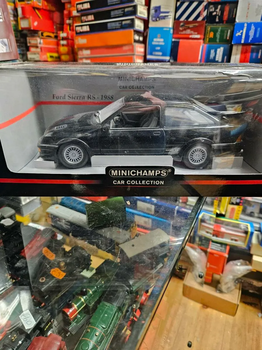 Corgi Minichamps Ford Sierra RS 1 18 - Image 2