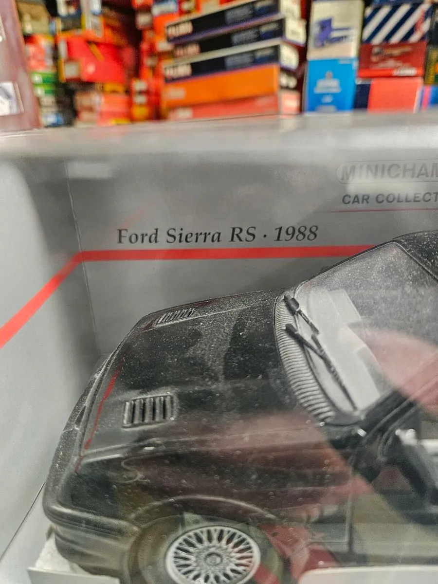 Corgi Minichamps Ford Sierra RS 1 18 - Image 3