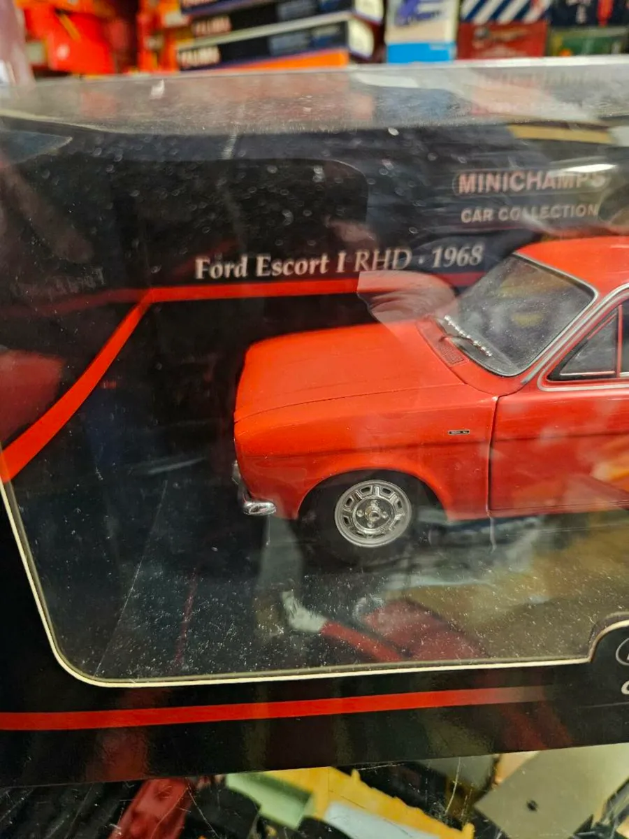 Corgi Minichamps Ford Escort MKI - Image 3