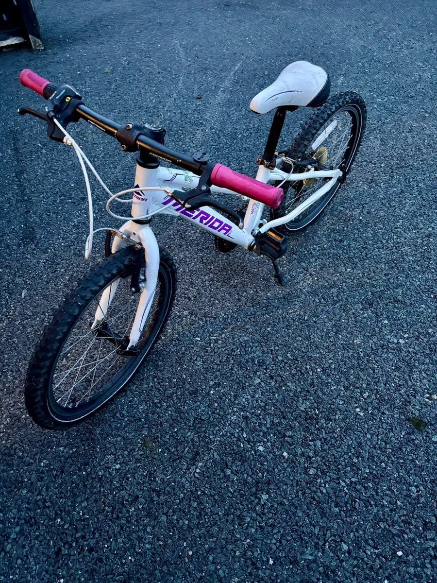 Child’s bicycle - Image 1