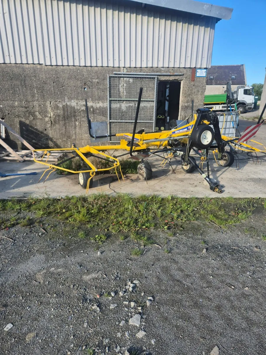 New Holland 4 rotor tedder - Image 2