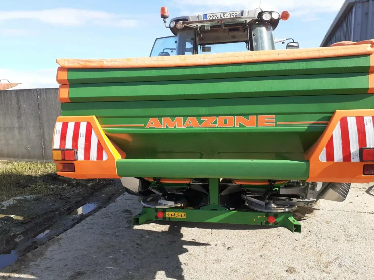 Fertiliser spreader - Image 2