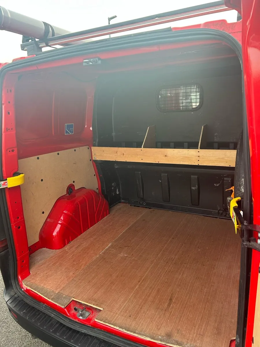 Crew cab - Image 2