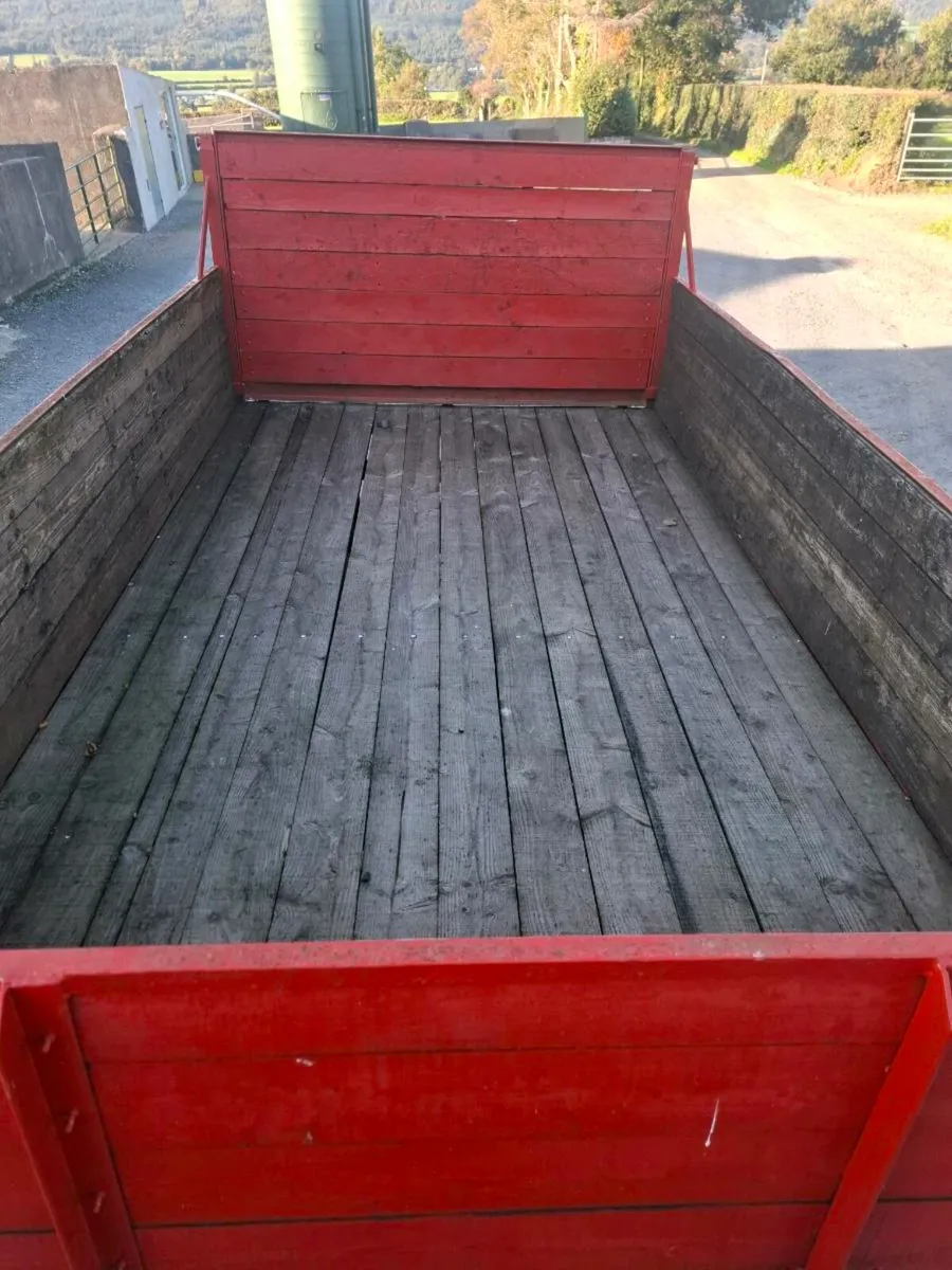 Tipping trailer - Image 3