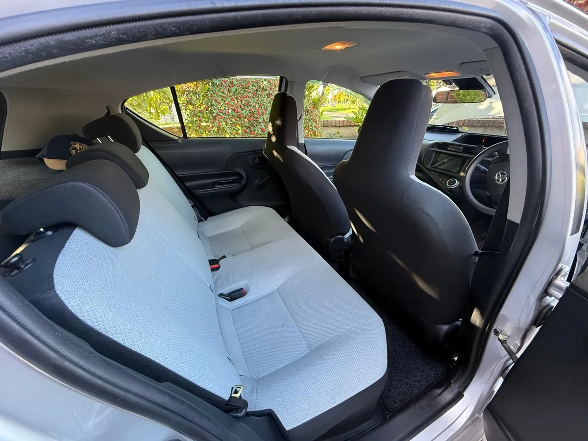 Toyota Aqua 2016 - Image 3