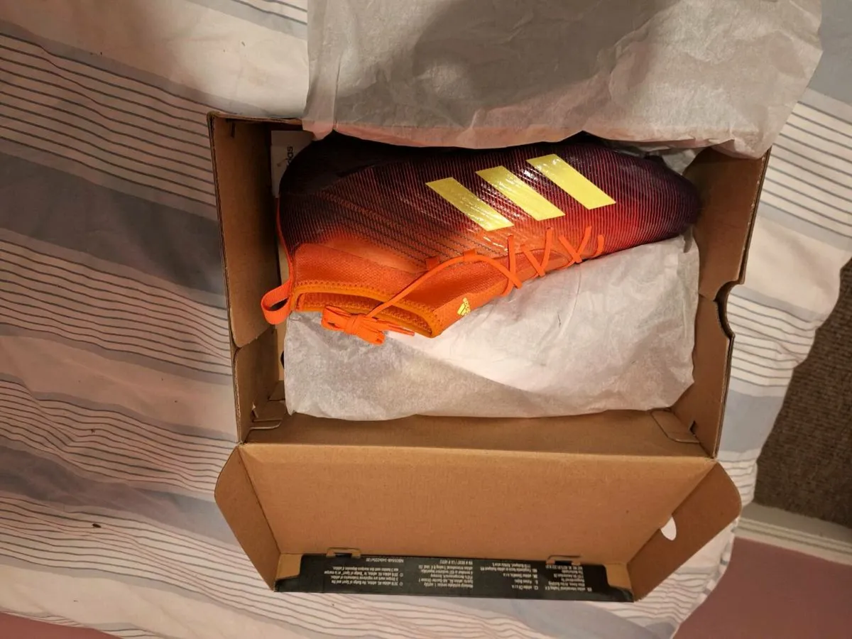 Adidas Predator Football boots - top tier model - Image 4