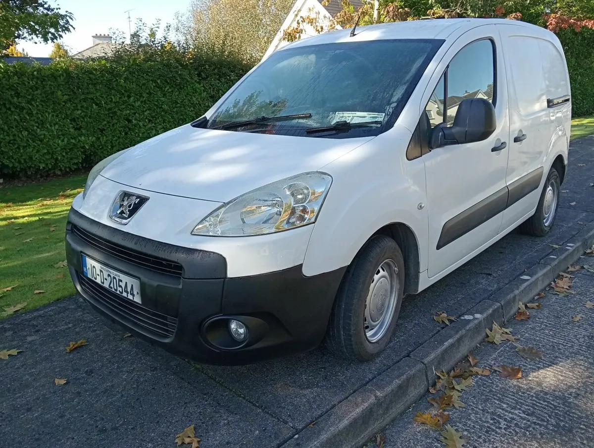 2010 Peugeot Partner tax 02/25 - Image 1