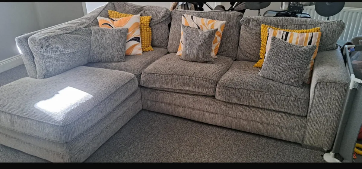L shape sofa - Image 1