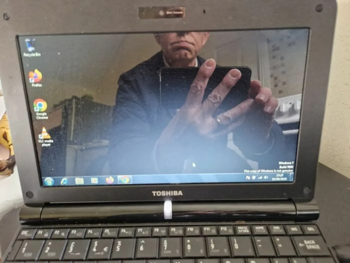 Toshiba NB200-10G 10" Laptop, 2GB Ram, 150GB HDD - Image 3