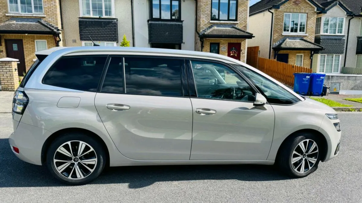 C4 Spacetourer High Spec LOW MILEAGE - Image 3