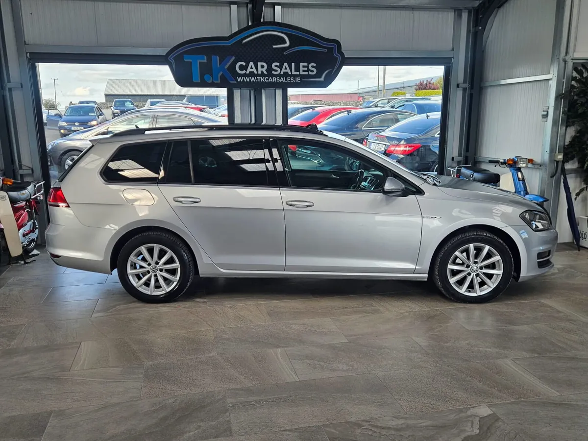 17 VOLWAGEN GOLF ESTATE DIESEL - Image 3
