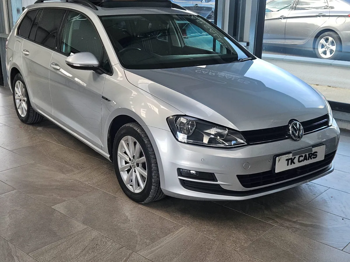 17 VOLWAGEN GOLF ESTATE DIESEL - Image 1