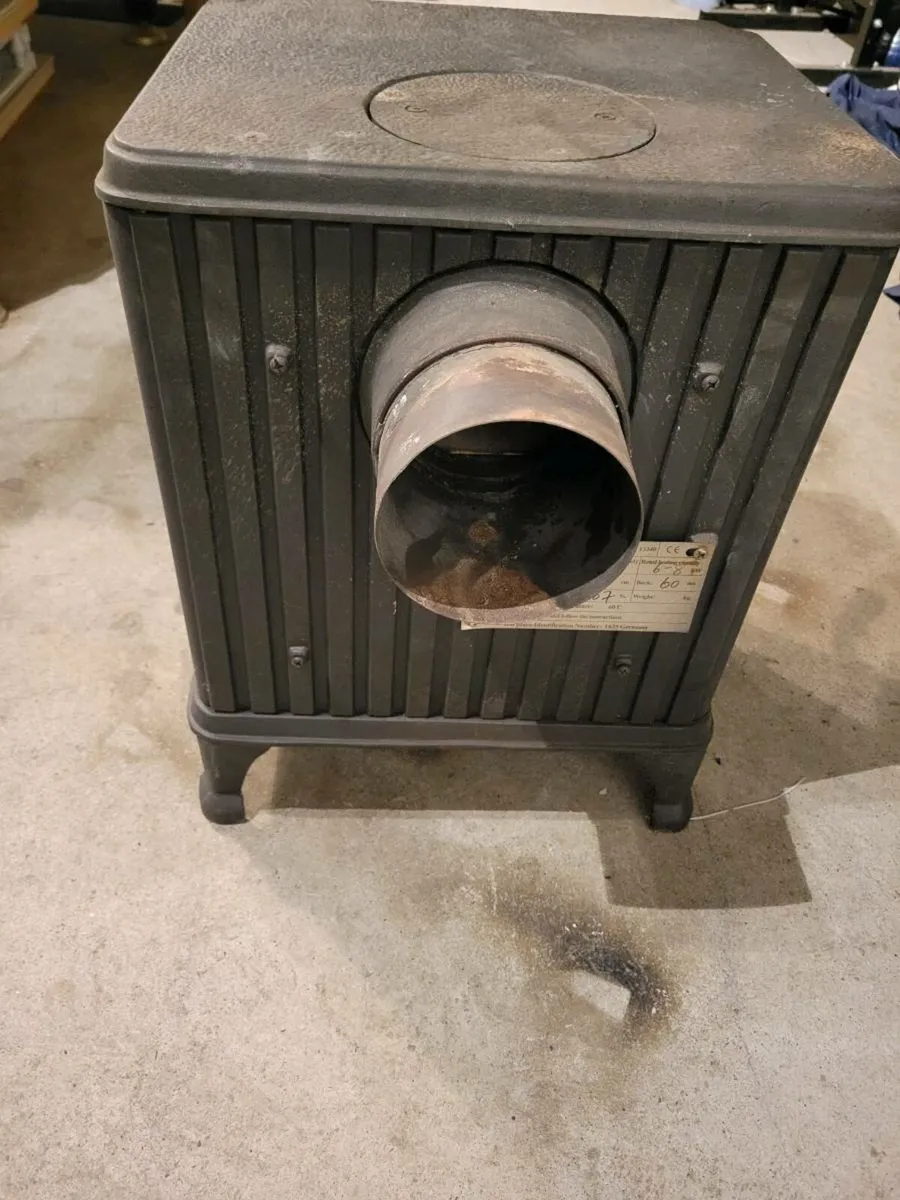 Wood stove - Image 2