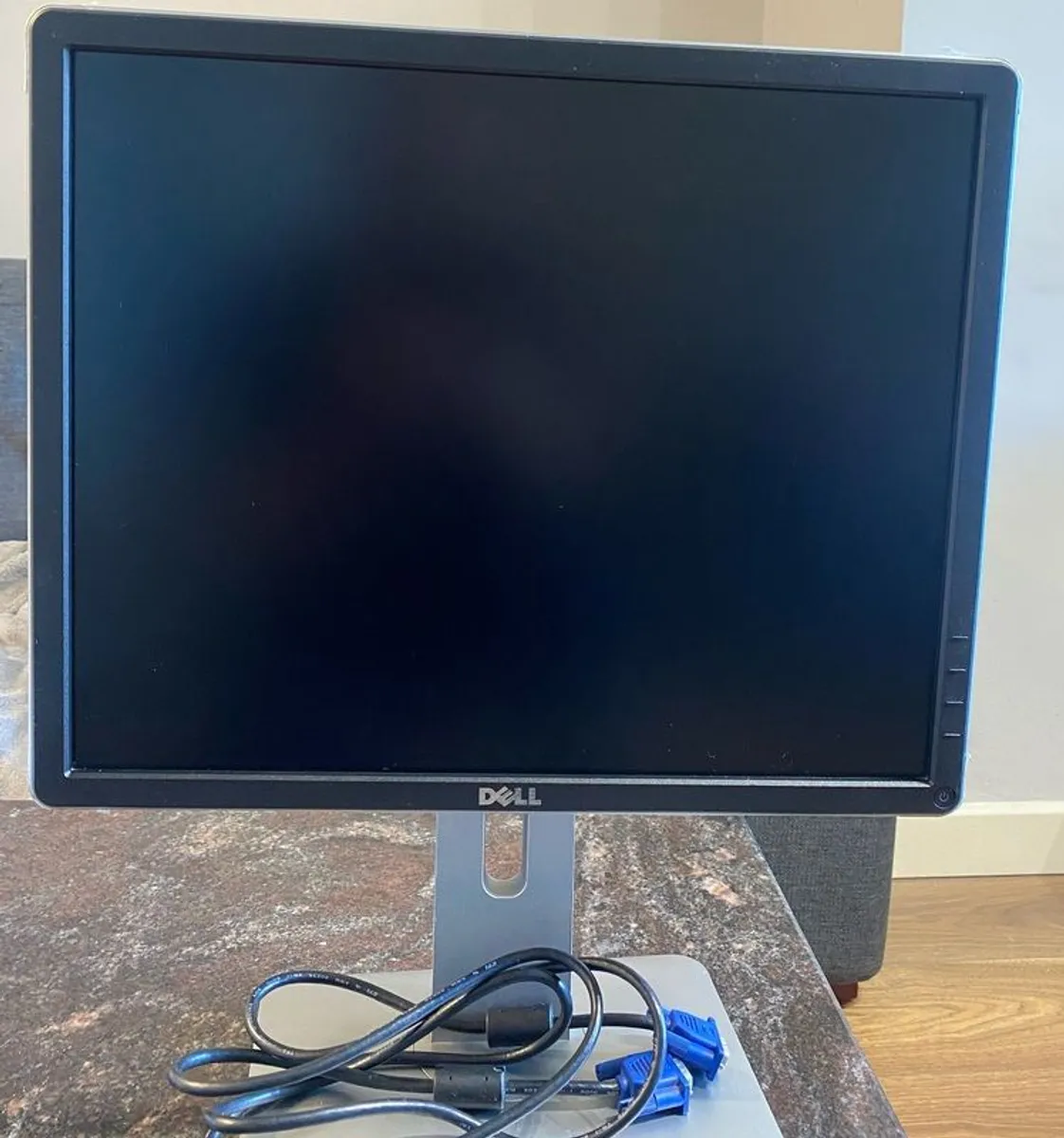 Screen - Image 1