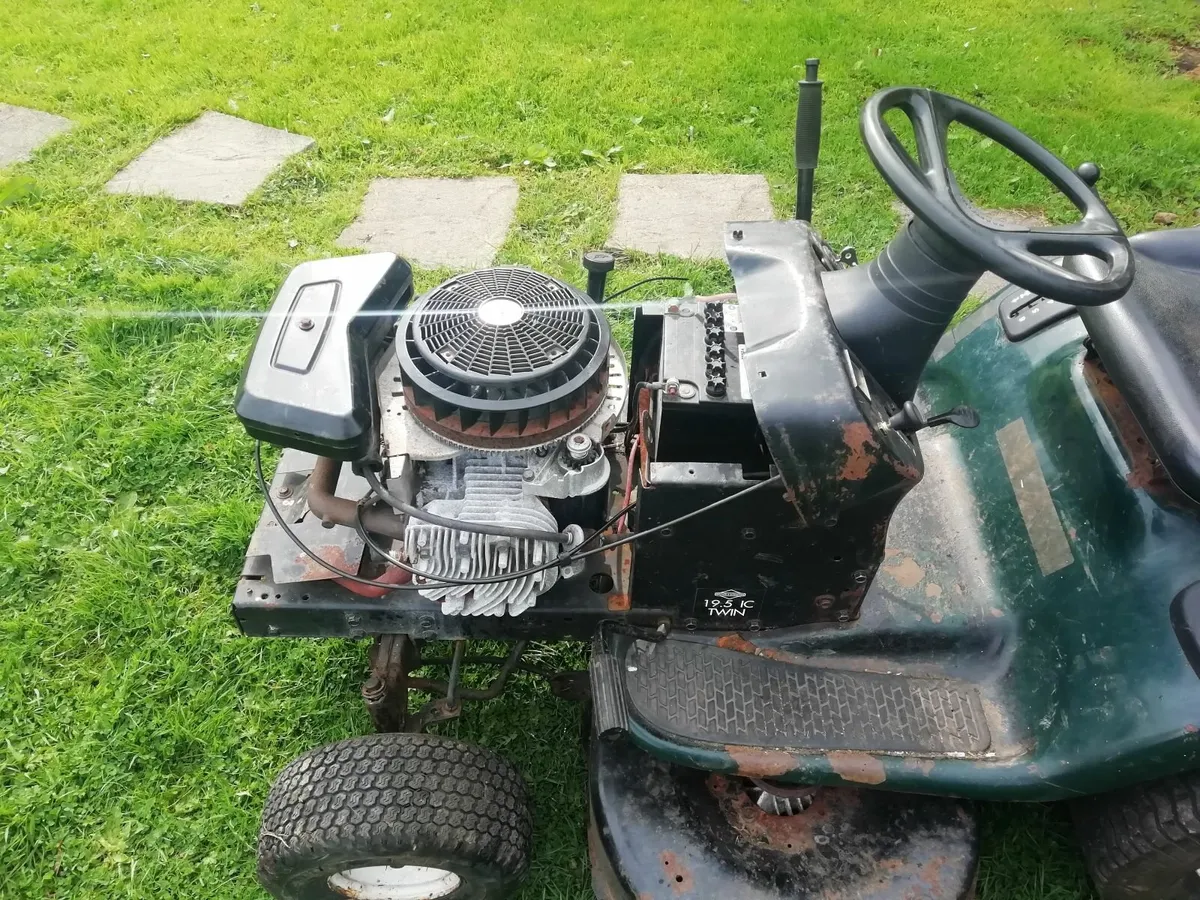 Tractor lawnmower - Image 2