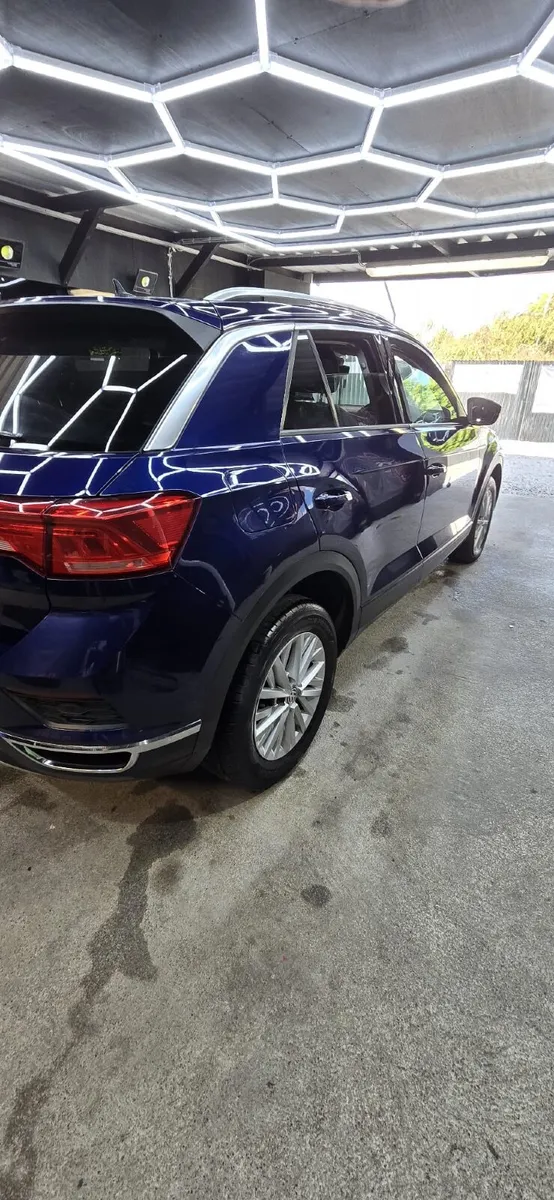 Volkswagen T-Roc 2019 - Image 2
