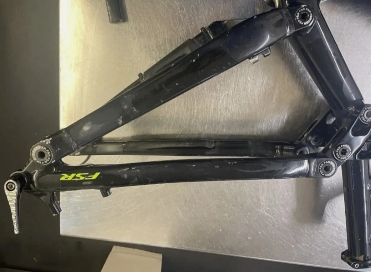 2018 specialised endure frameset with shock - Image 2