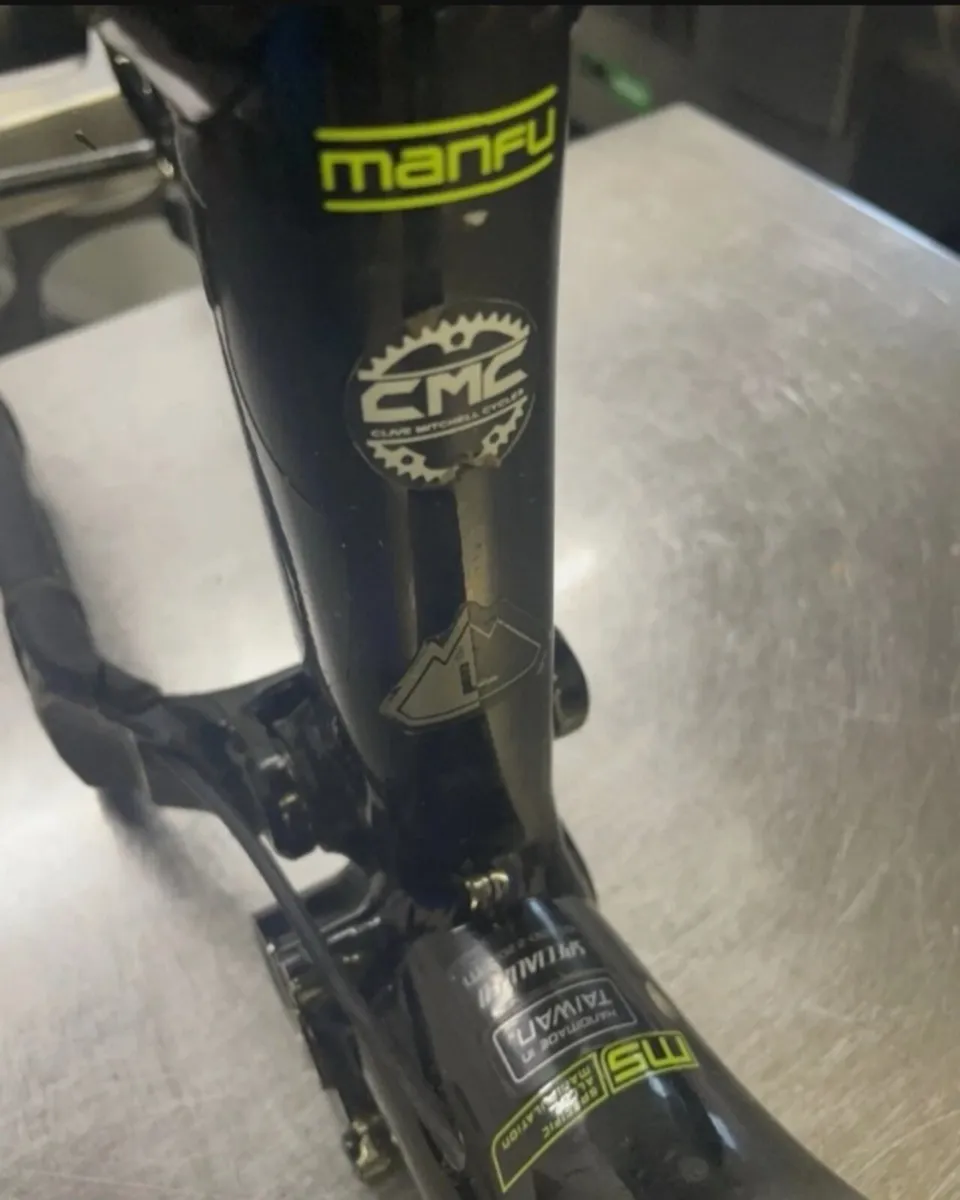 2018 specialised endure frameset with shock - Image 4
