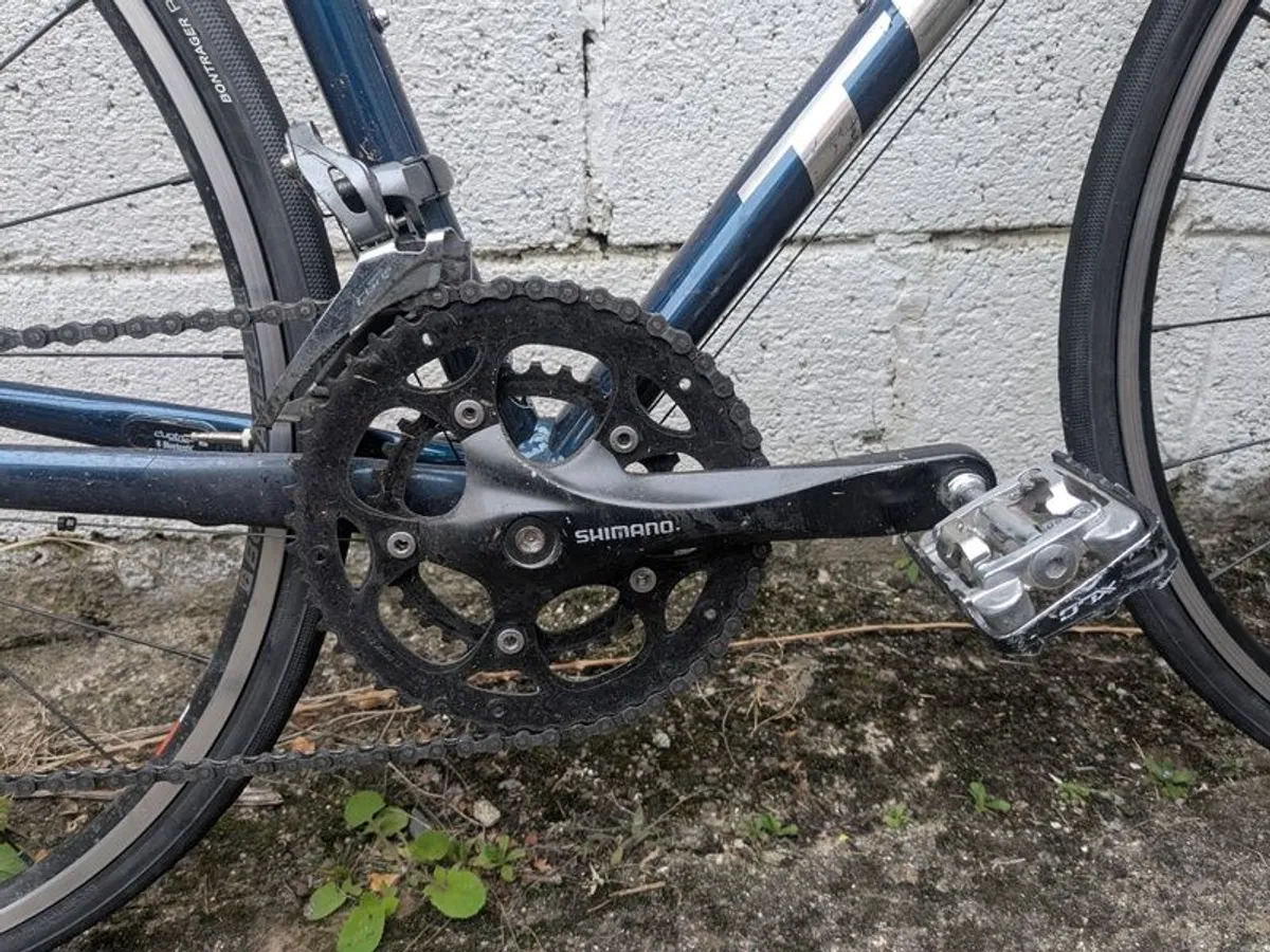 Trek Domane AL 2 Road Bike - Image 4