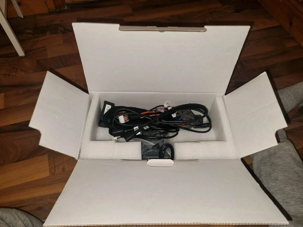Andream 10.25 inch Android carplay unit - Image 3