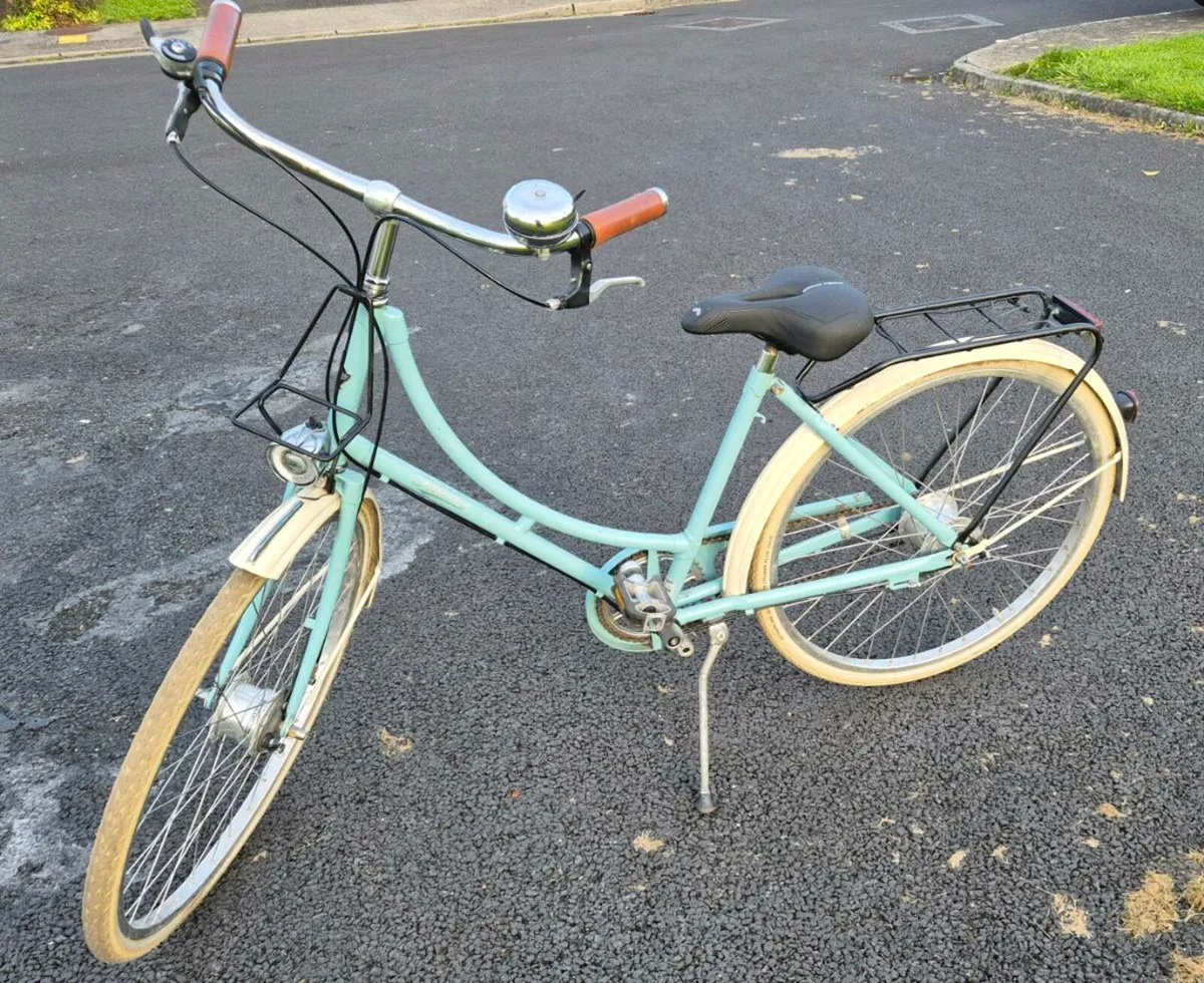 CLASSIC FEMALE DUTCH BICYCLE - Image 2