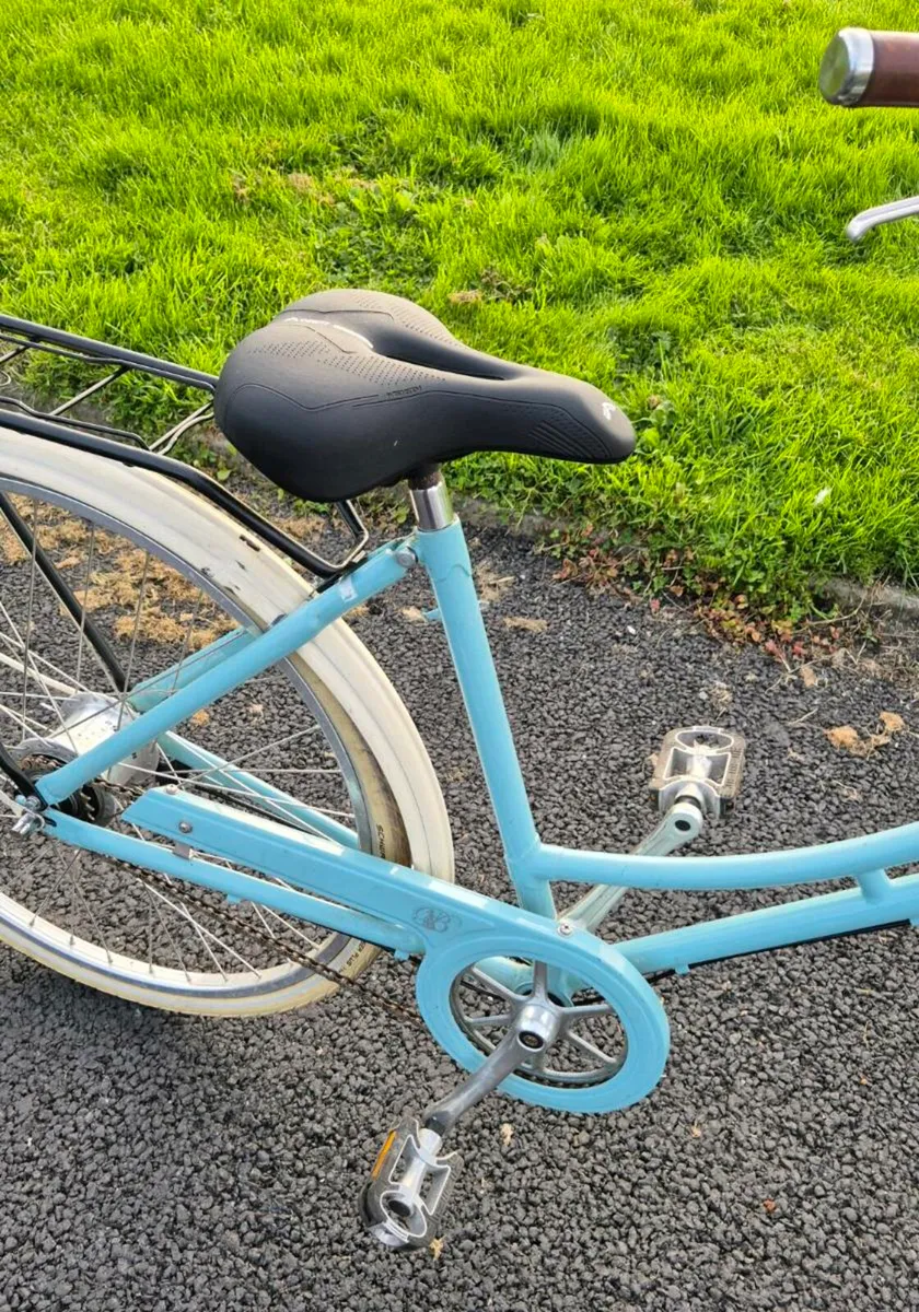 CLASSIC FEMALE DUTCH BICYCLE - Image 3