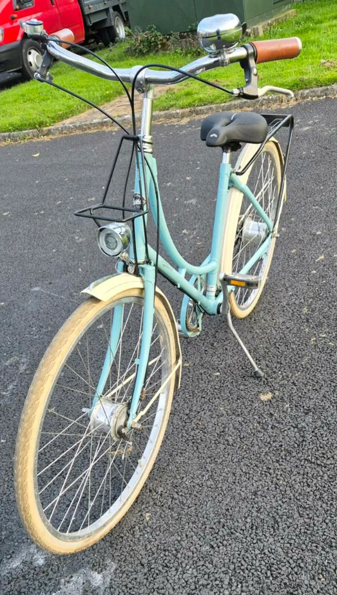CLASSIC FEMALE DUTCH BICYCLE - Image 4