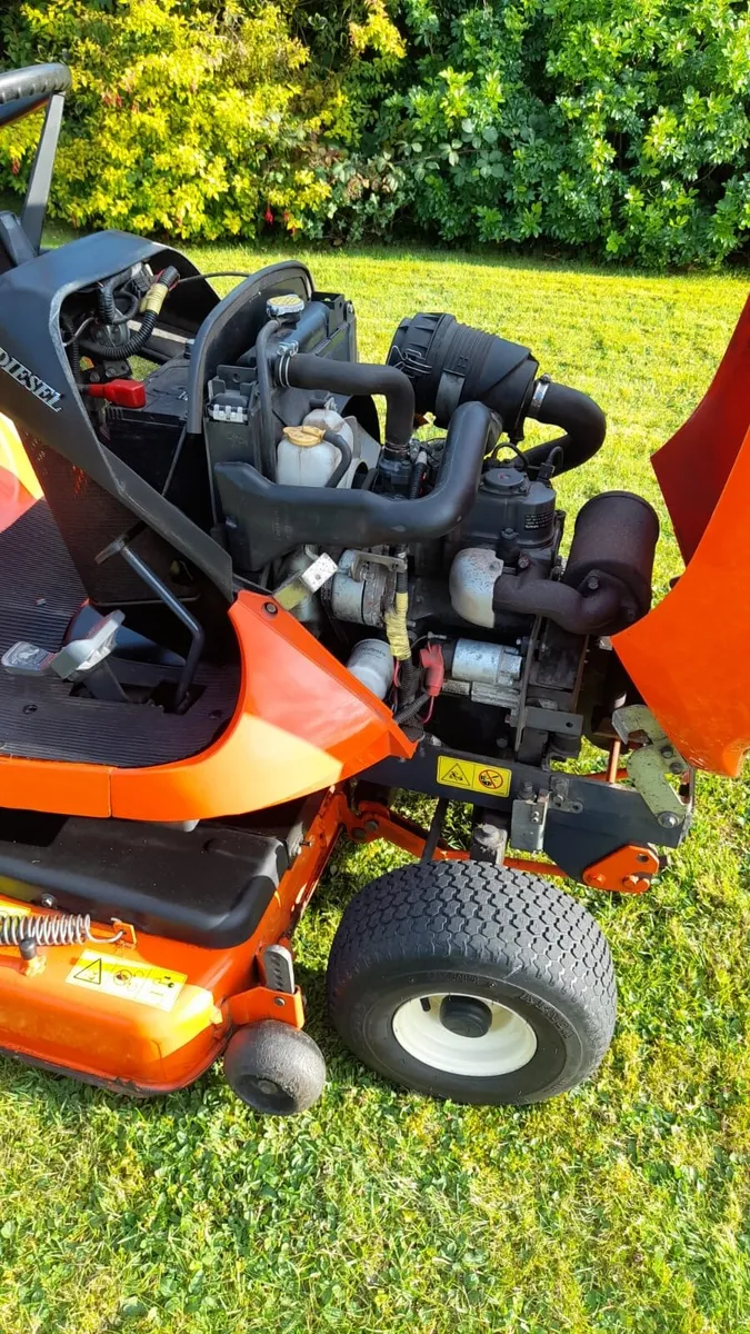 Kubota Ride on Lawn mower - Image 4