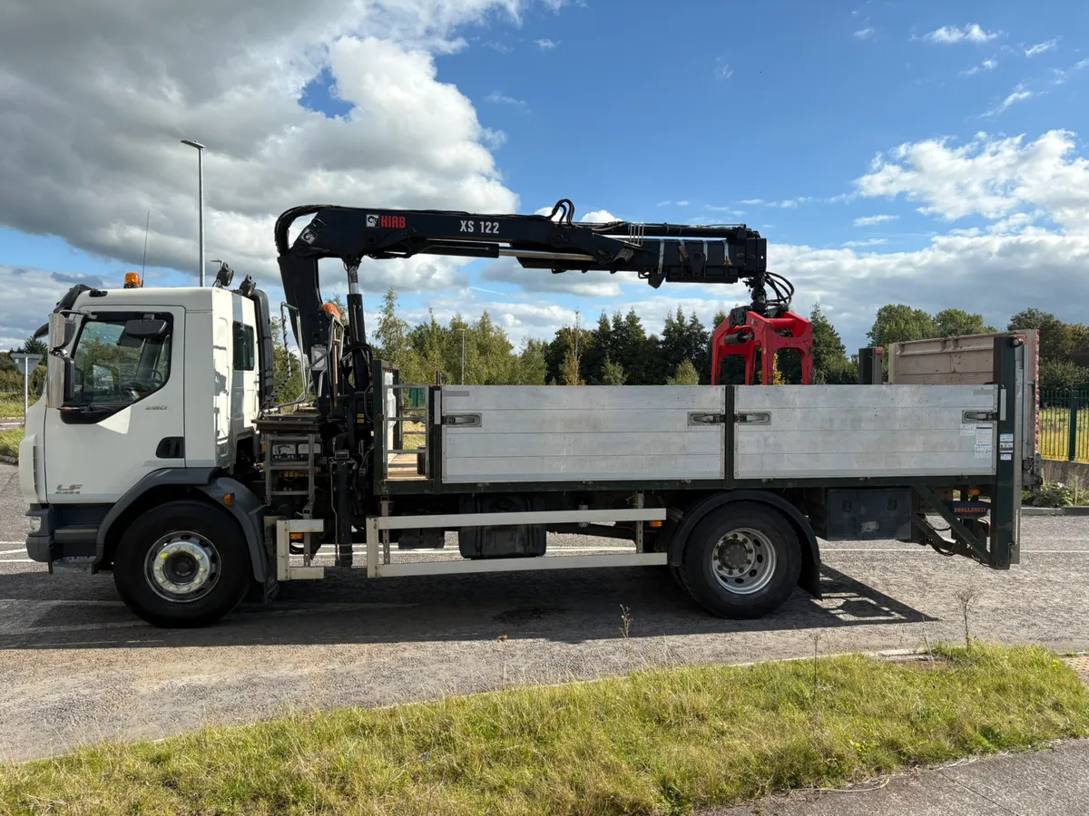 Daf LF260 Hiab Crane Truck - Image 4