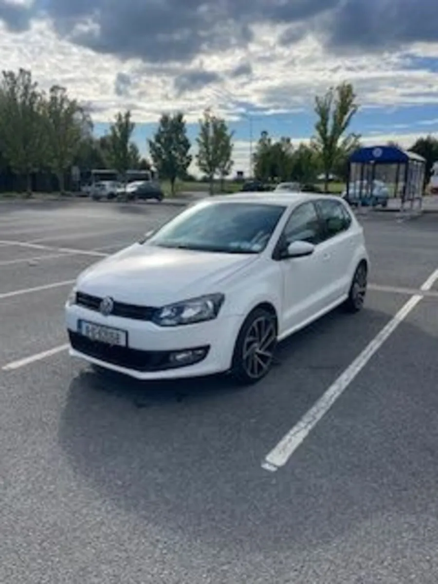 Volkswagen Polo 2011 - Image 2