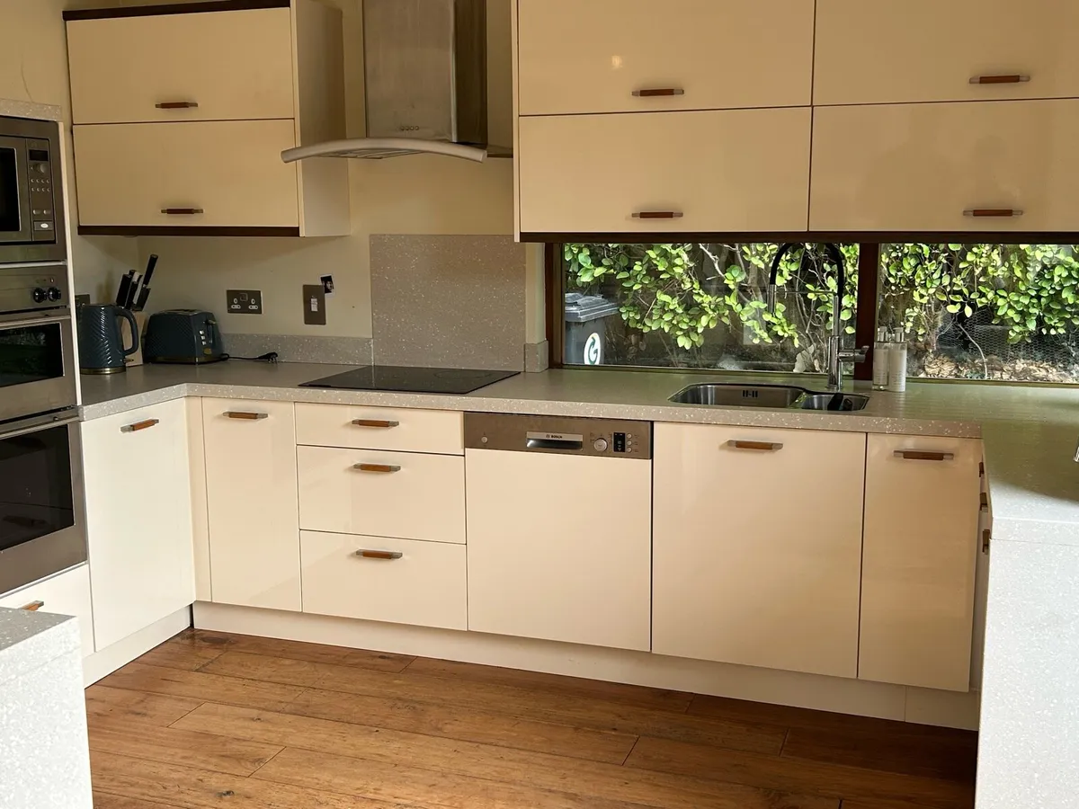 Kube Kitchen with Neff appliances - Image 2