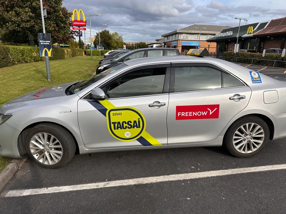Taxi - Image 2