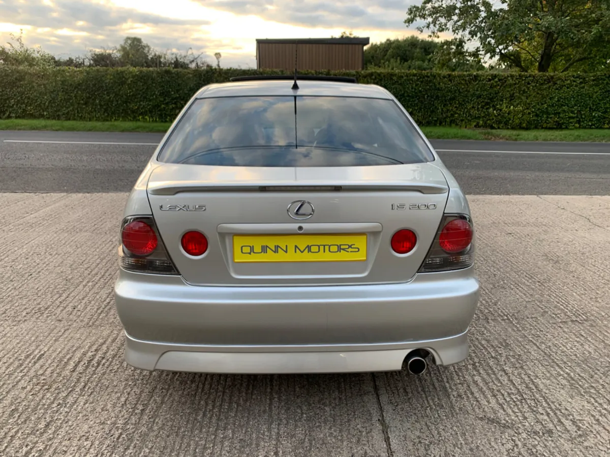 2004 LEXUS IS200 SPORT | LSD | SUNROOF - Image 4
