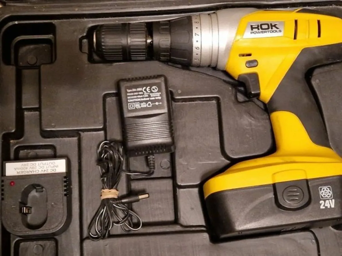 ROK POWERTOOLS DRILL, Charger, Bits in Carry Case - Image 2