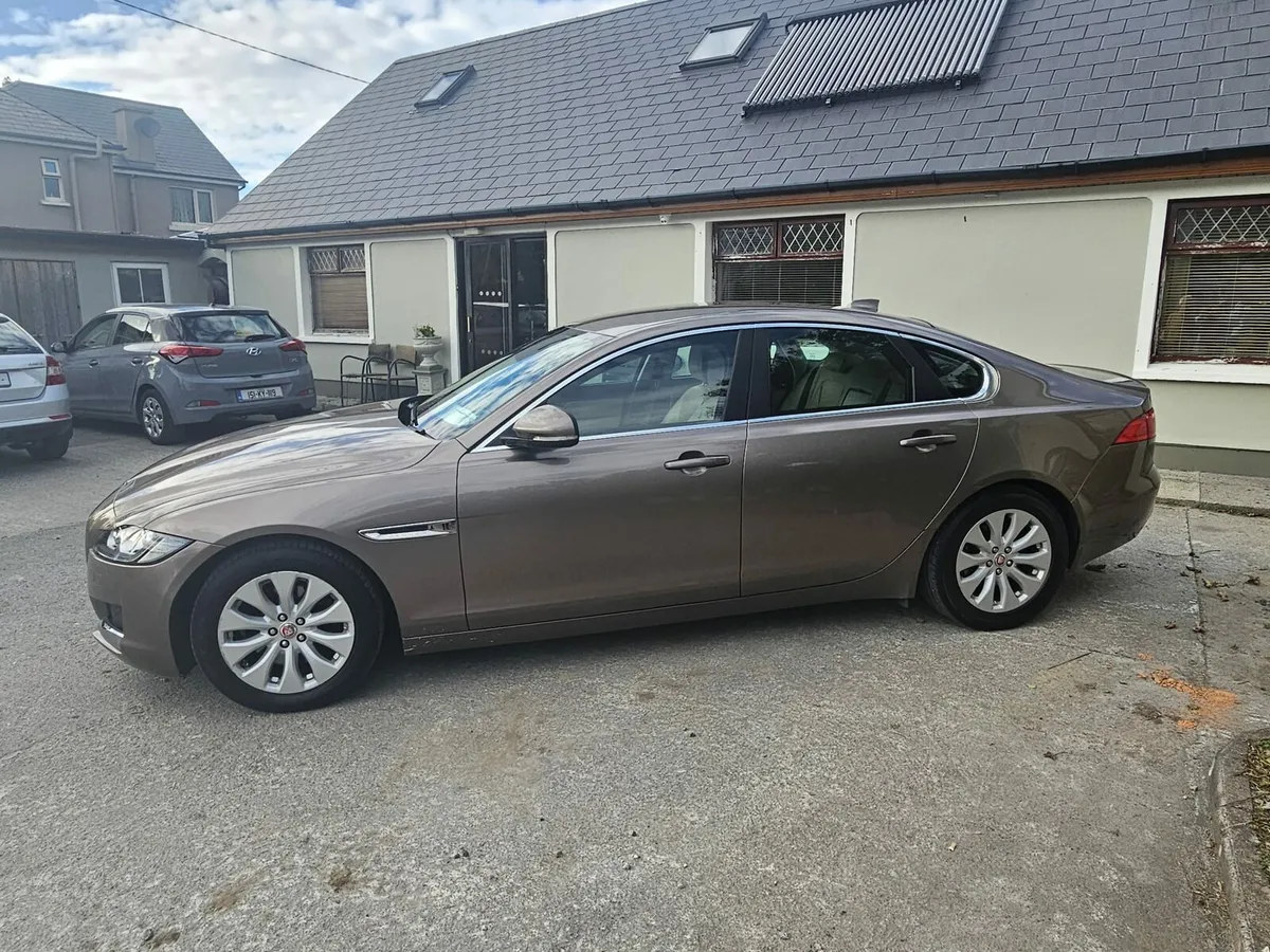 Jaguar XF Prestige - Image 2