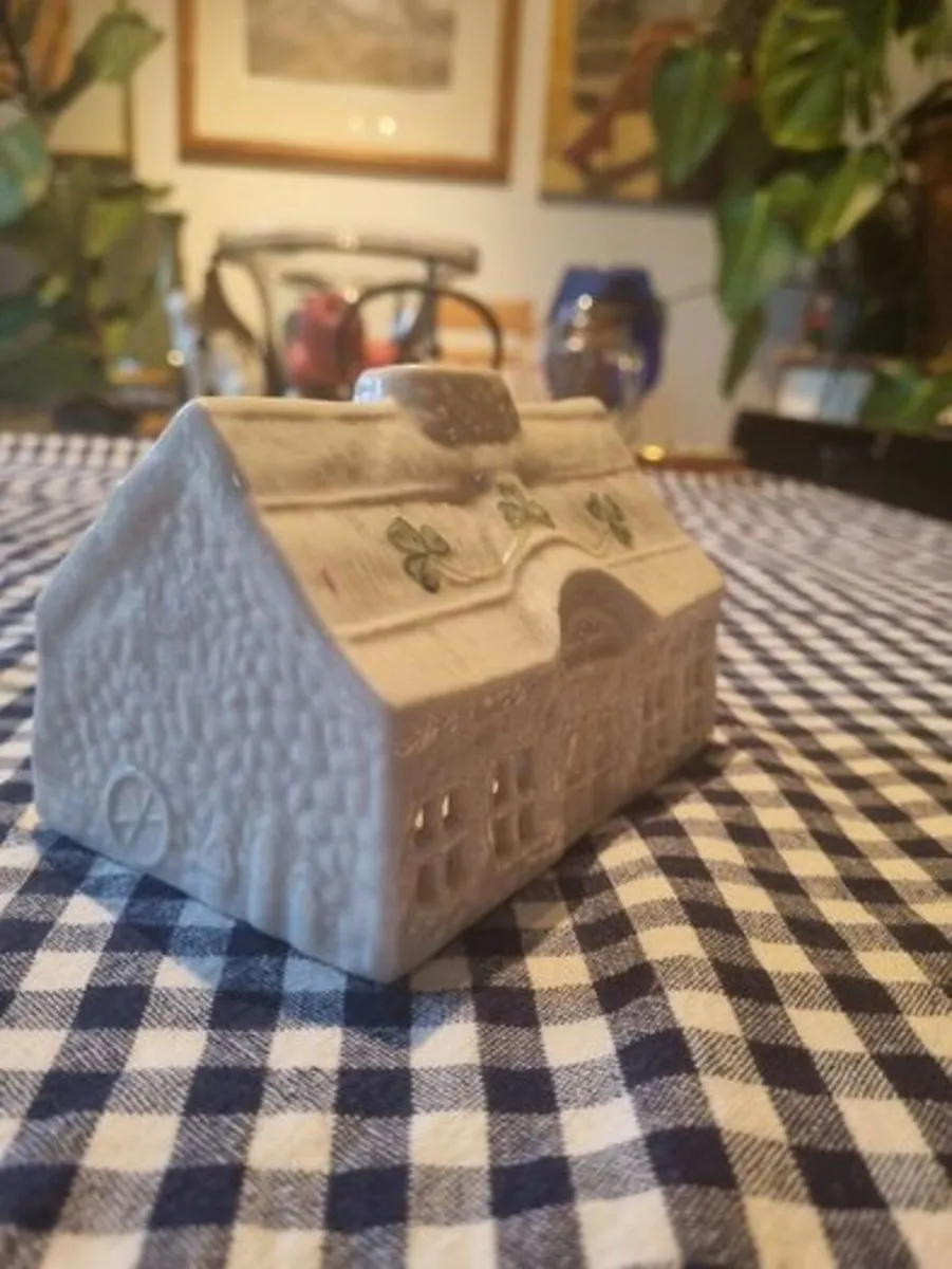 Belleek Irish Cottage - Image 3