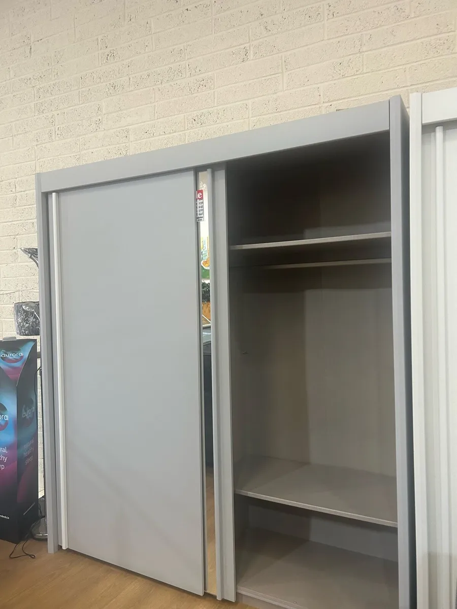 Slide wardrobe - Image 3