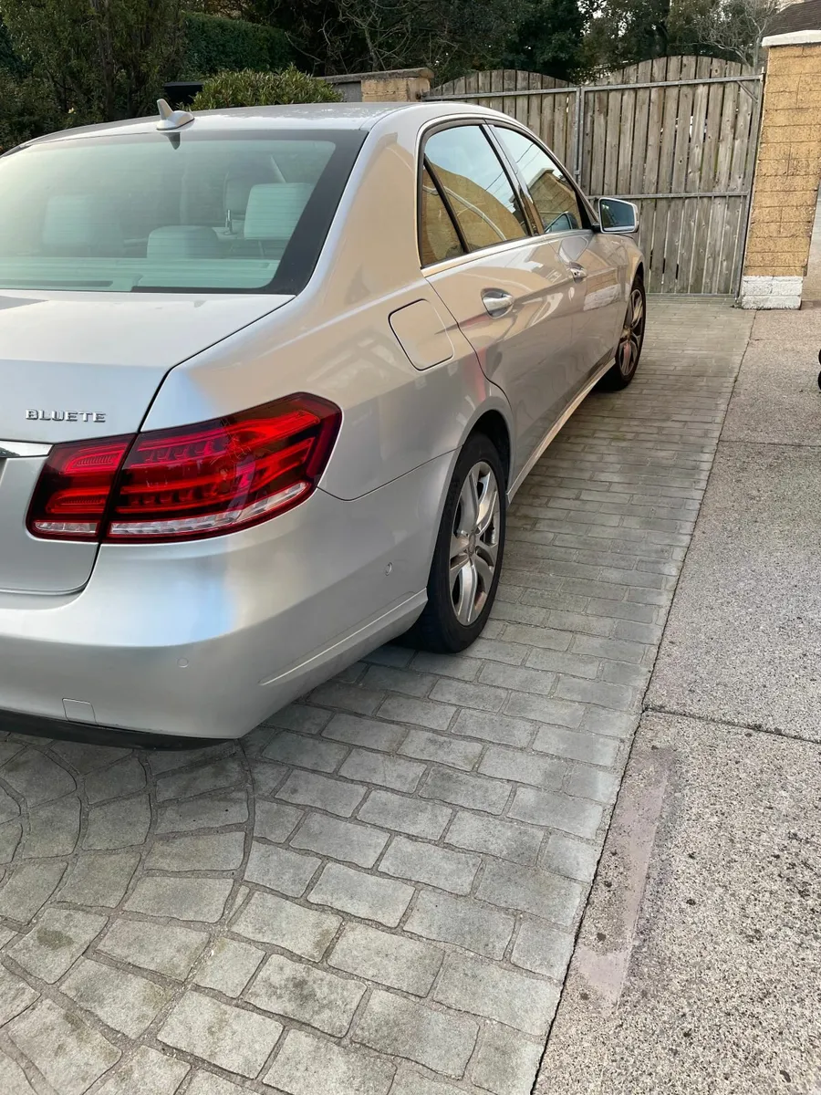 Mercedes-Benz E-Class 2015 - Image 4