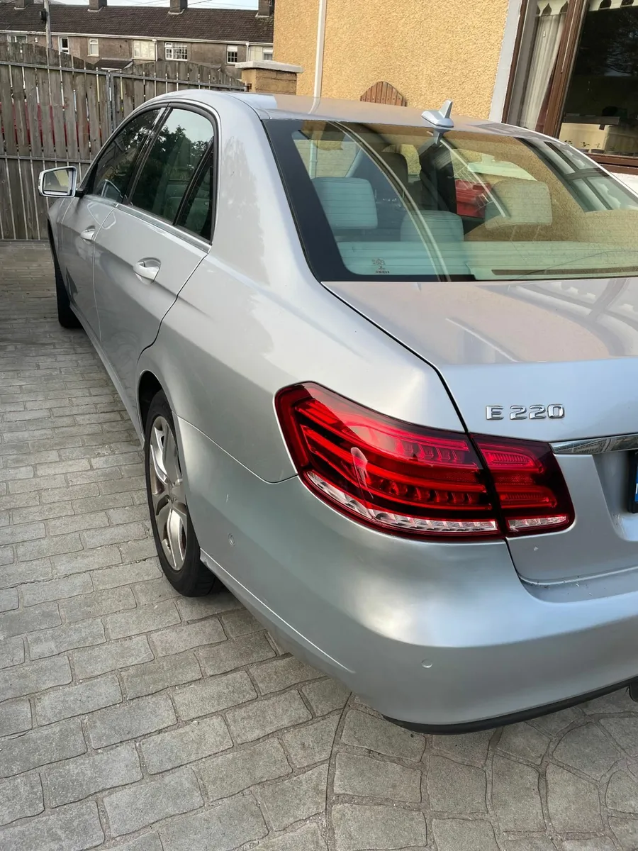 Mercedes-Benz E-Class 2015 - Image 3