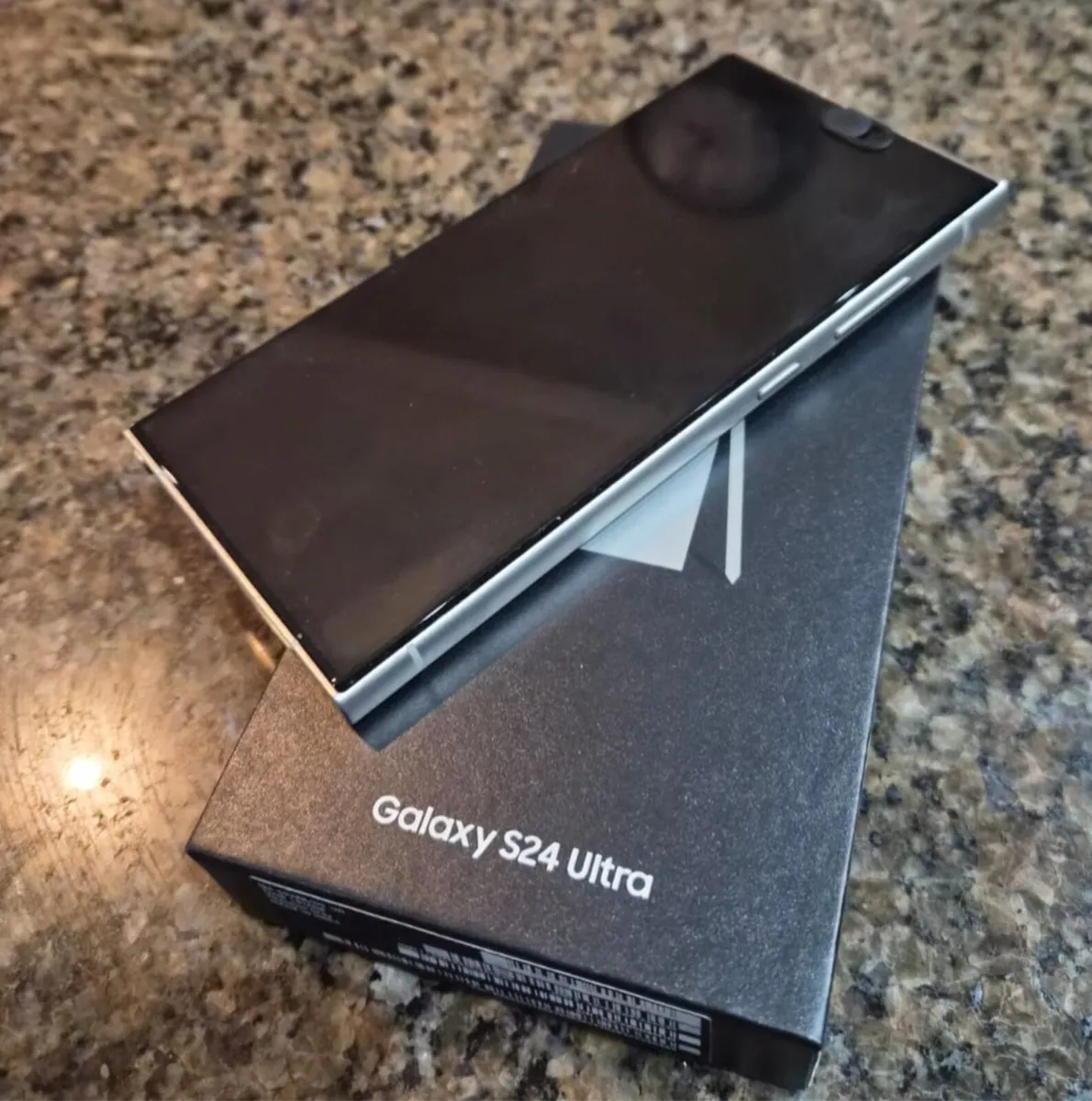 Samsung Galaxy S24 Ultra - Image 2