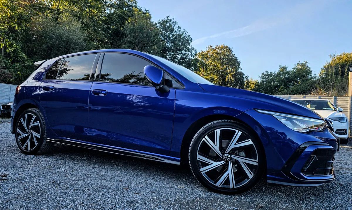 🔥 2023 Volkswagen Golf  1.5 eTSI R-Line Automatic - Image 4