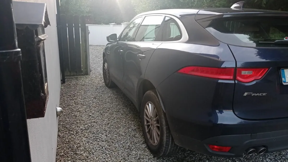 Jaguar F-Pace 2017 - Image 2