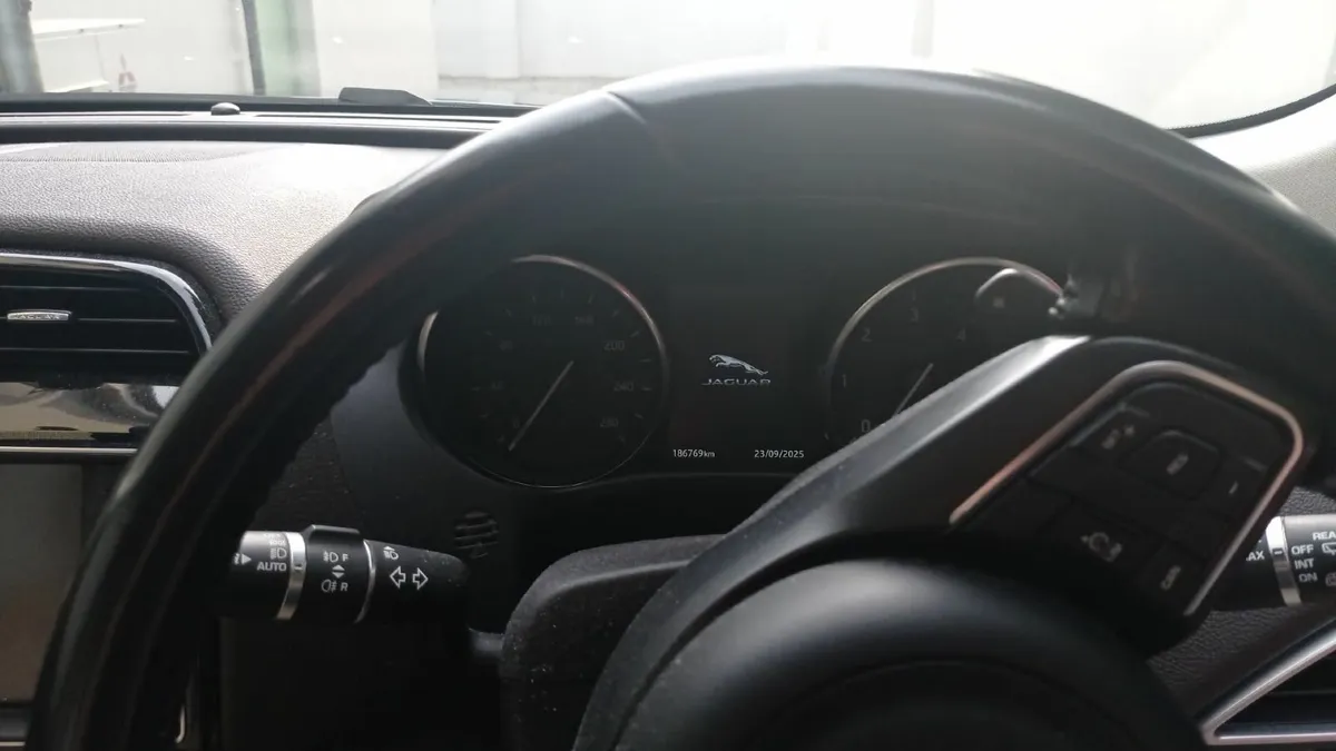 Jaguar F-Pace 2017 - Image 3