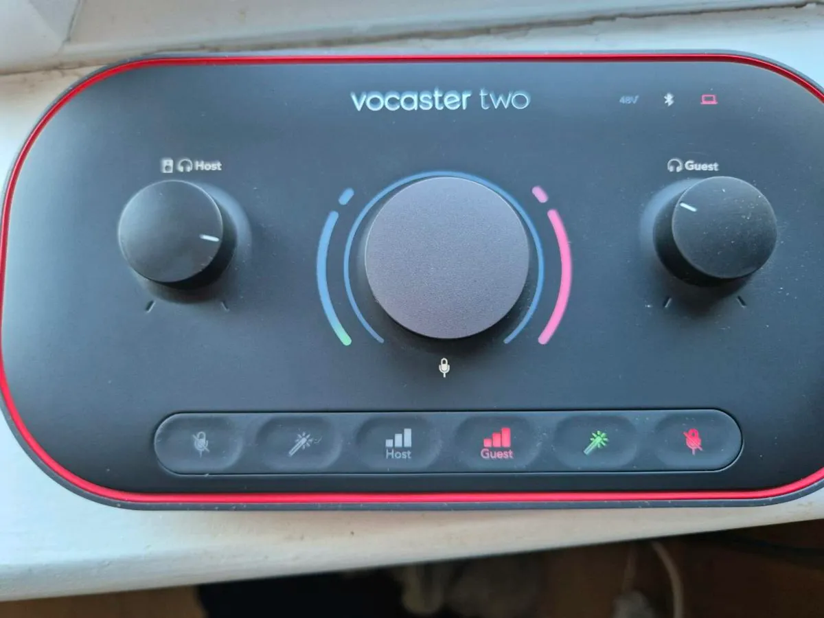 Focusrite Vocaster Two & Sontronics Podcast Pro - Image 2