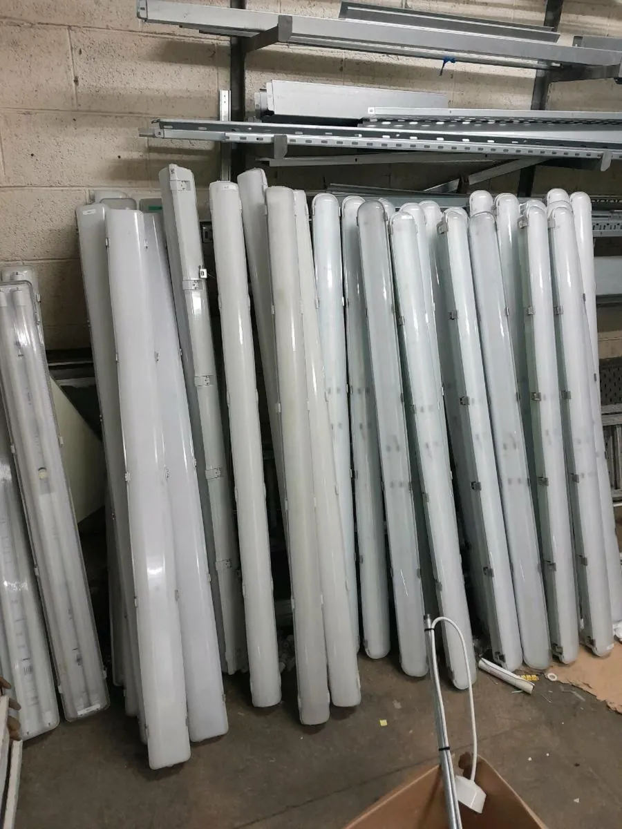 5ft Corrosion proof led light fittings - Image 1