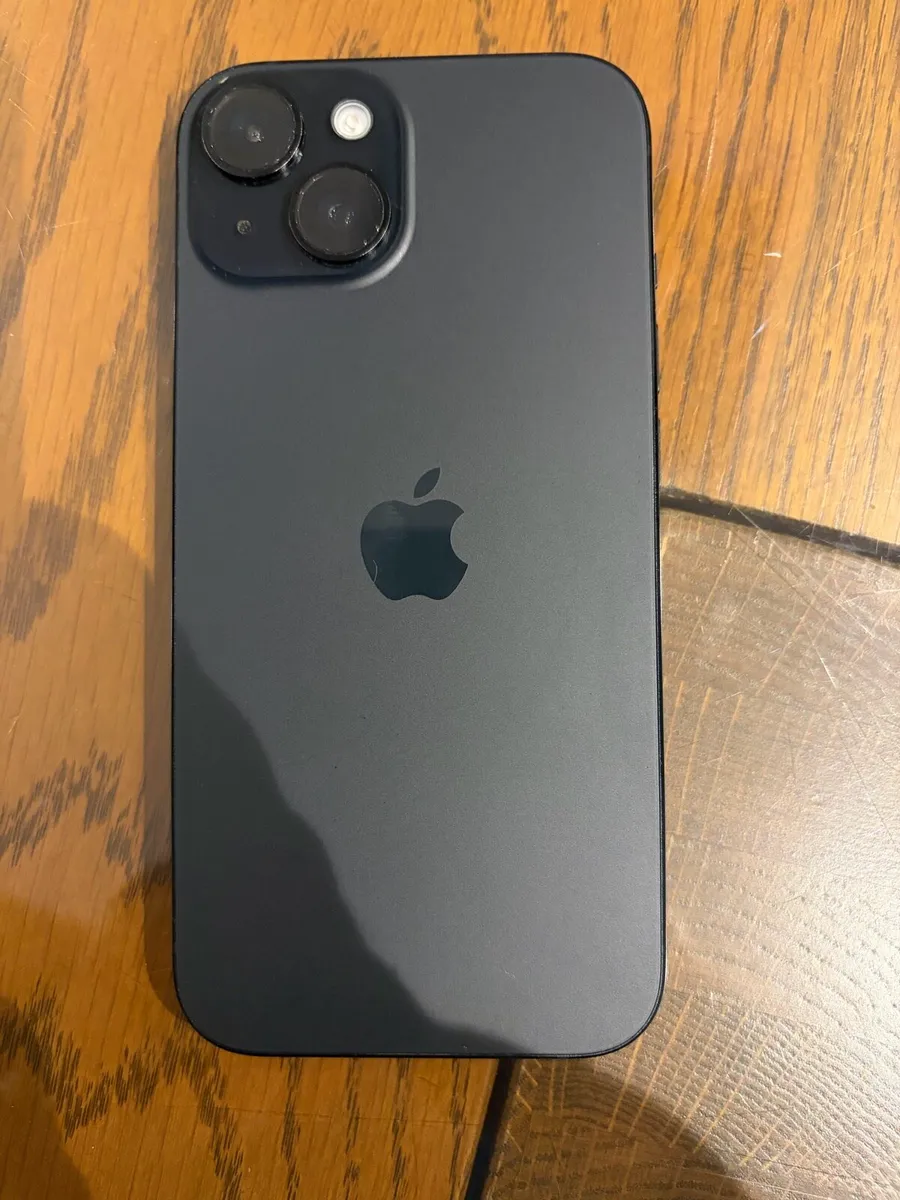 I phone 15 256G - Image 3